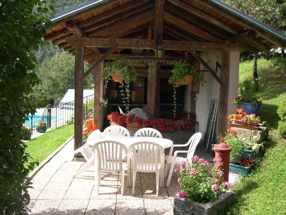 Chalet Mon Idole فلوميه المظهر الخارجي الصورة